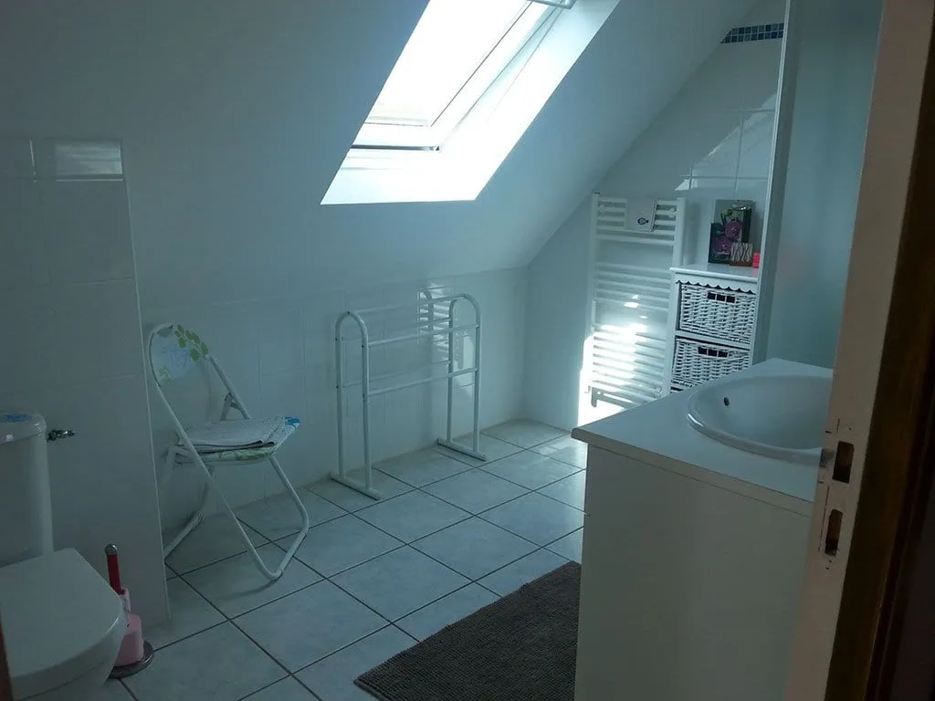 Chambre d’hôtes rose sous les toits à Plouescat, photo 2