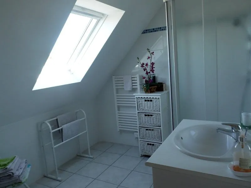 Chambre d’hôtes rose sous les toits à Plouescat, photo 4