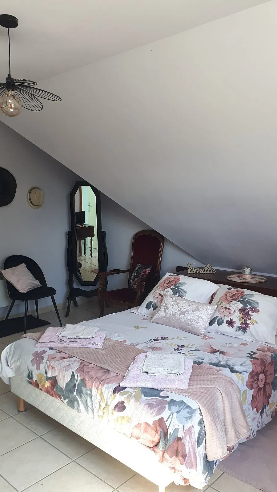 Chambre d’hôtes rose sous les toits à Plouescat, photo 10