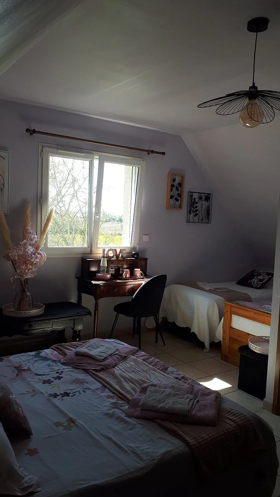 Chambre d’hôtes rose sous les toits à Plouescat, photo 13