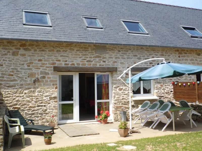 Gîte Ty Izella, maison en pierre avec terrasse à Plouescat, photo 3