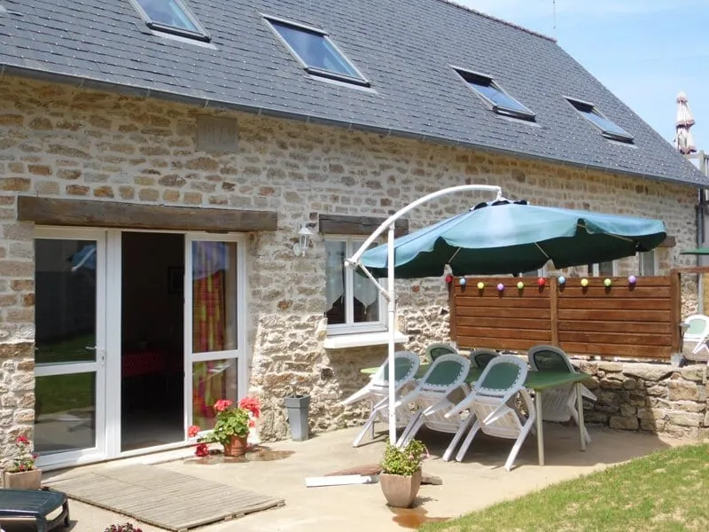Gîte Ty Izella, maison en pierre avec terrasse à Plouescat, photo 4